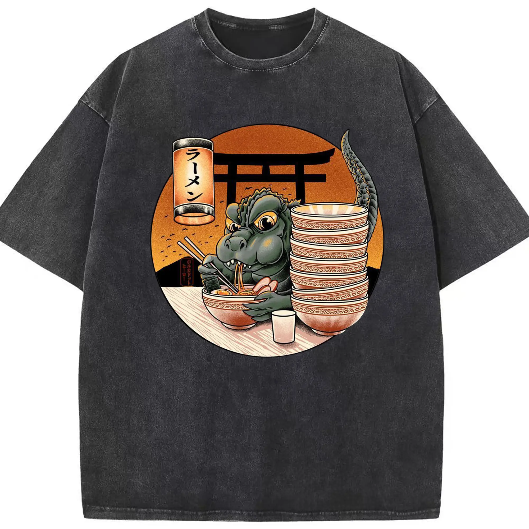 ゴジラの食事タイム - 綿100％ ヴィンテージ風 半袖Tシャツ ・ フロントプリント ・ 柔らか肌触り ・ 通気性 快適 ・ スポーツ カジュアル 外出用